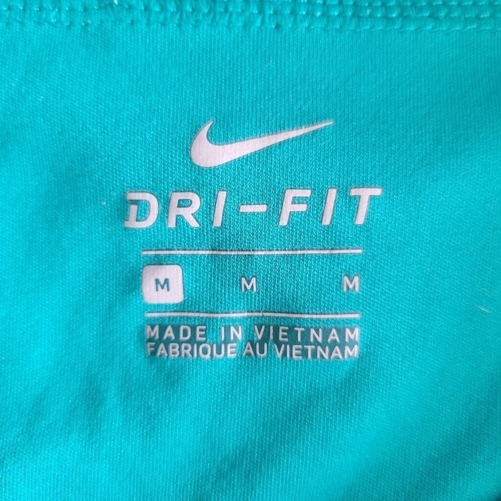 Nike Dry-Fit Green Running Lined Shorts Sz M Athletic Workout Gym Lightweight - Picture 8 of 8